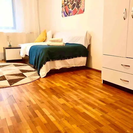 Downtown Unirii 2 Private With Shared Amenities