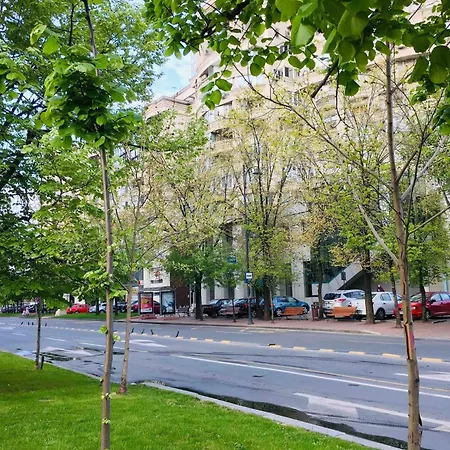 Downtown Unirii 2 Private With Shared Amenities Bucharest
